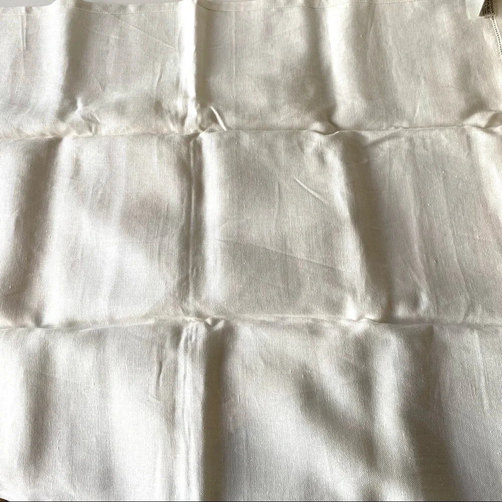 🆕 NWOT Banana Republic Set of 2 “J” Embroidered Linen Hand/Bar Towels
